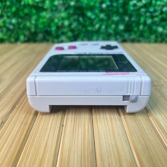 Nintendo GameBoy DMG-01 Handheld Console With Madden 95 Game New Screen Cover - Picture 8 of 11
